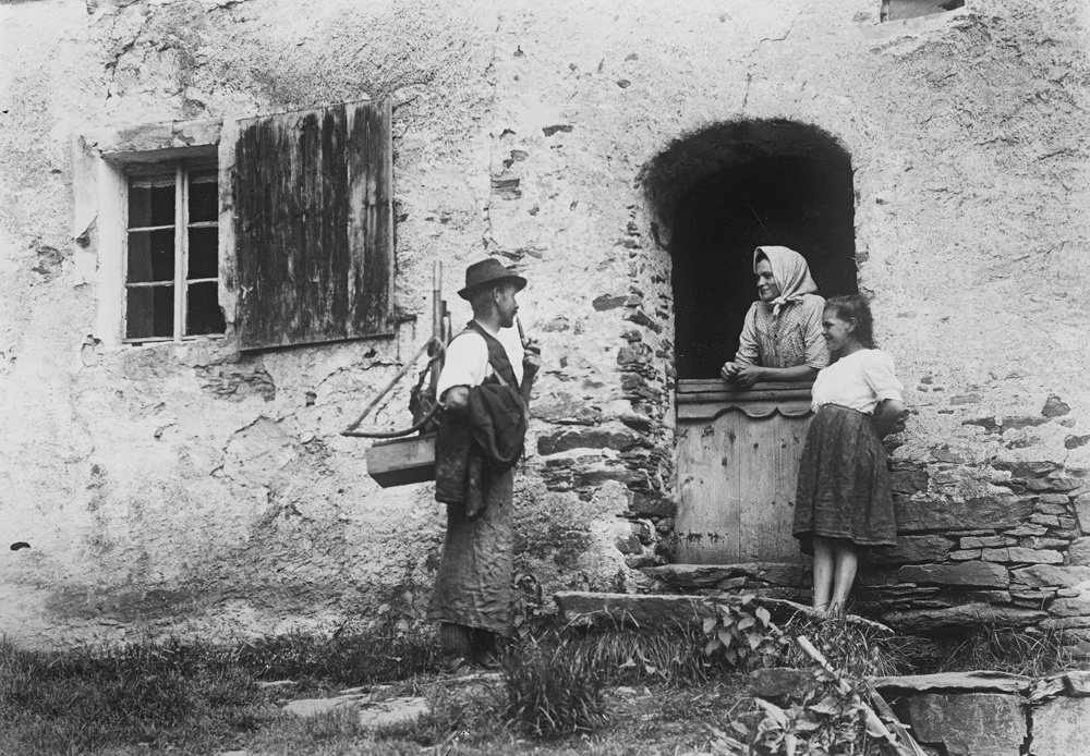 Waldarbeiter Aufbruch zur Arbeit (Steinbach um 1920) Fotograf: Hermann Krause, Deutsche-Fotothek